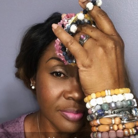 Meet your Posher, Veronica - Picture 1 of 1